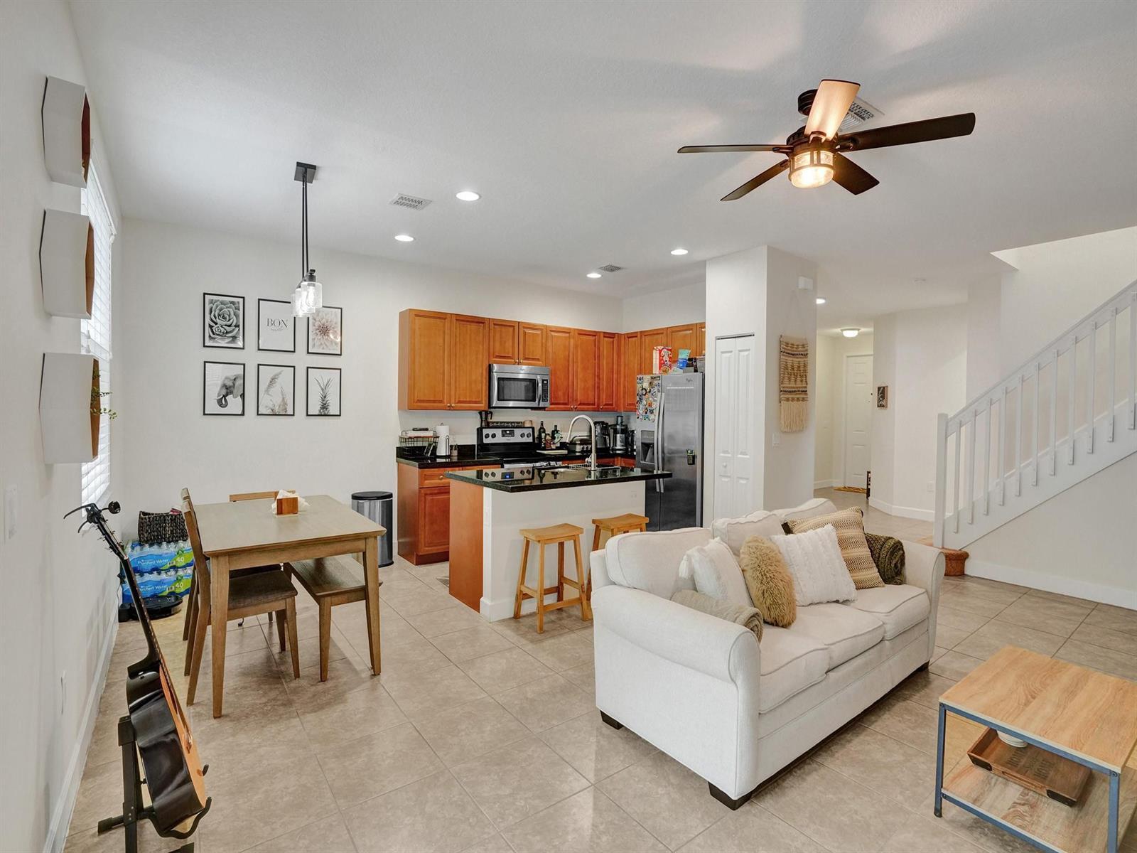 Listing photo 9 for 5804 NW 46th Lane, Tamarac, FL, 33319