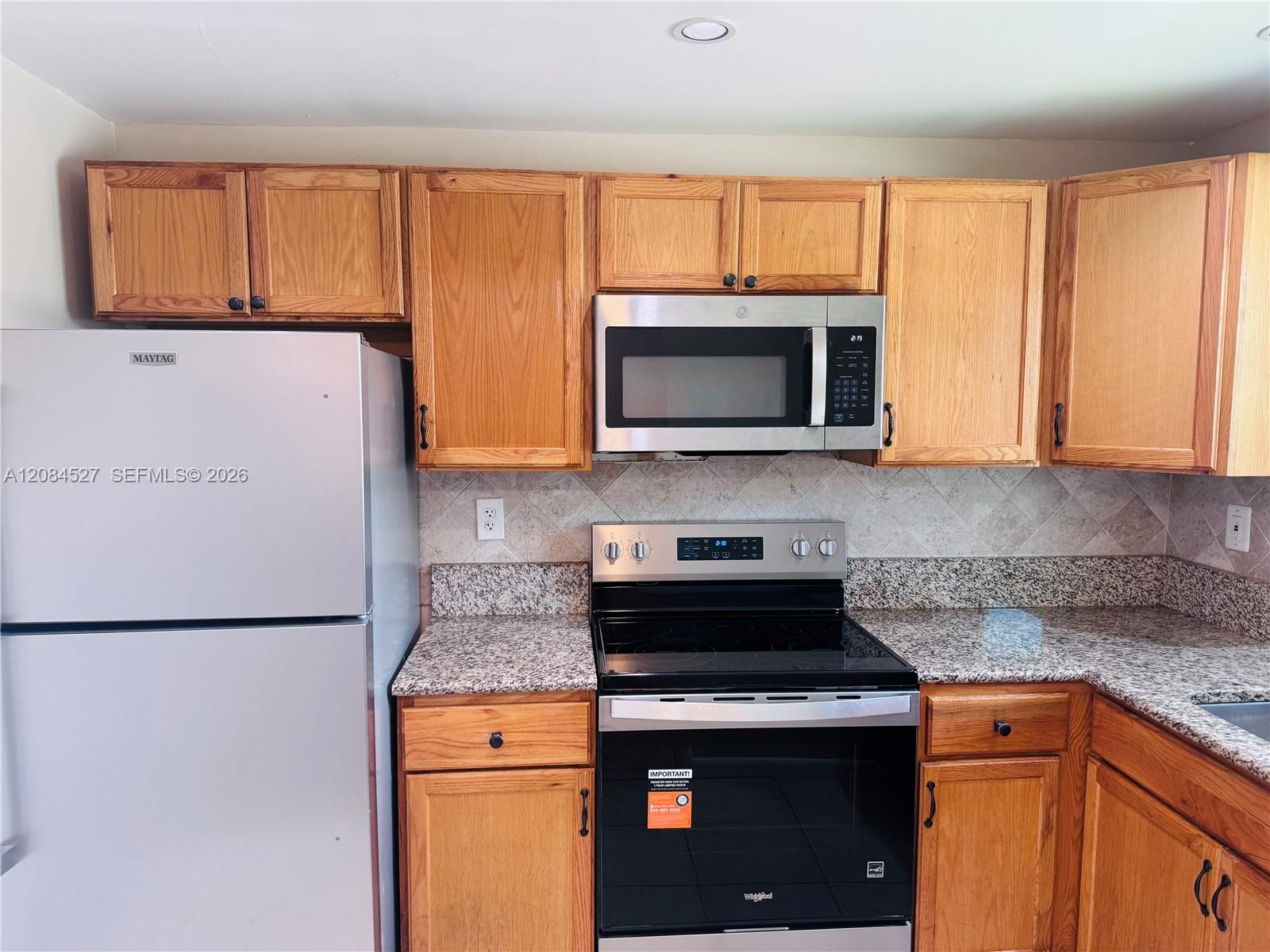 Listing photo 2 for 6090 SW 41st St Unit#19, Davie, FL, 33314