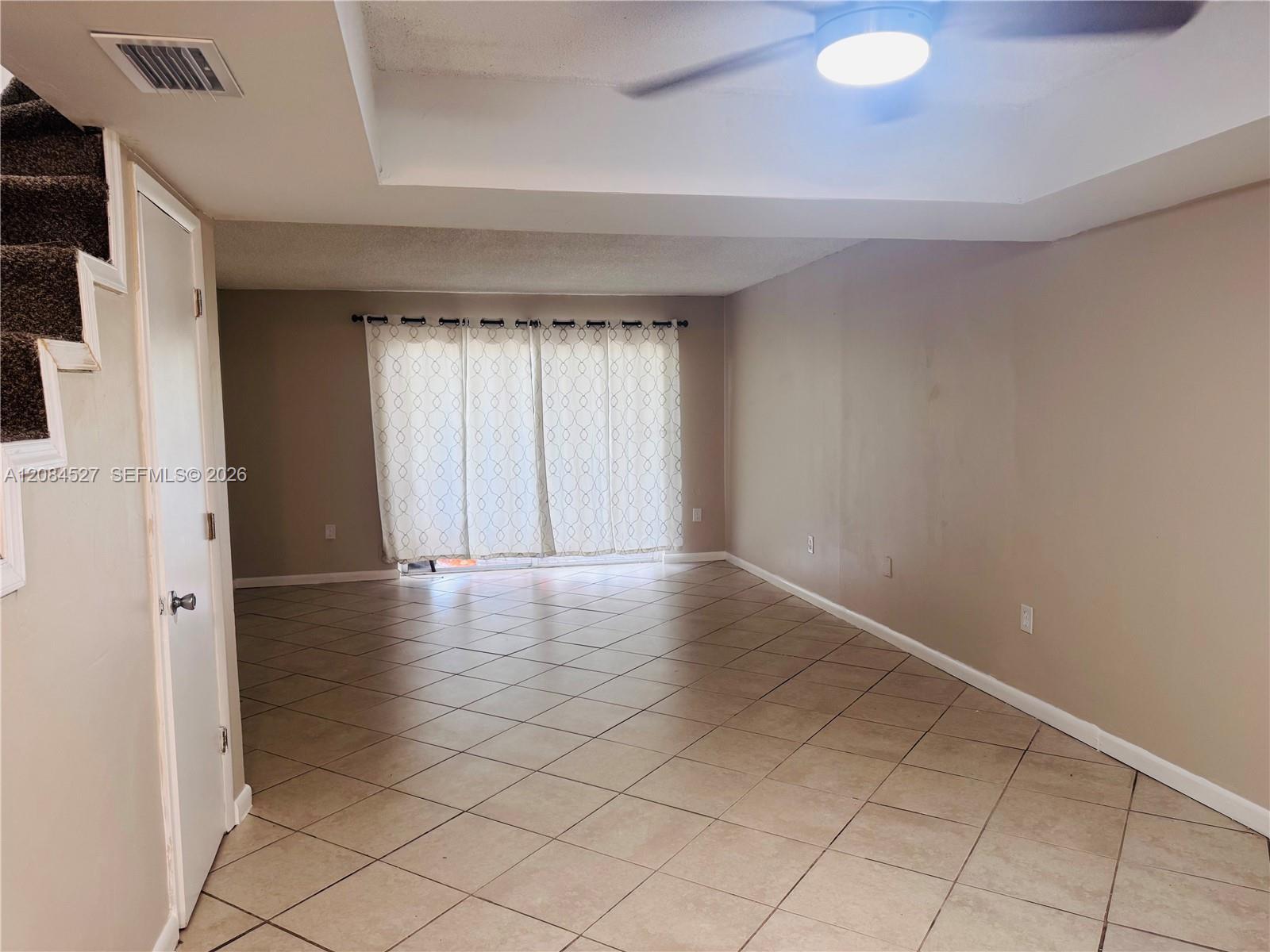 Listing photo 6 for 6090 SW 41st St Unit#19, Davie, FL, 33314