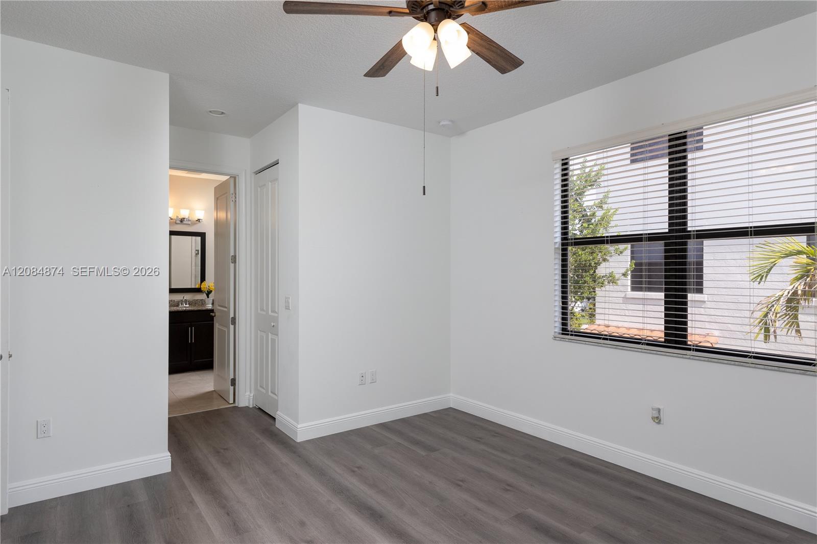 Listing photo 12 for 20981 NW 1st Ct Unit#20981, Pembroke Pines, FL, 33029