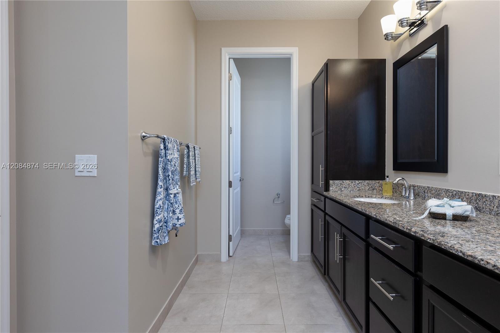 Listing photo 13 for 20981 NW 1st Ct Unit#20981, Pembroke Pines, FL, 33029