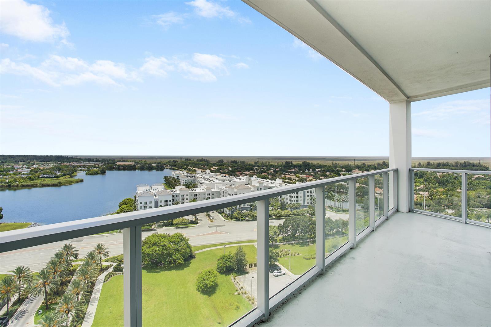 Listing photo 8 for 2000 METROPICA Way Unit#1503, Sunrise, FL, 33323