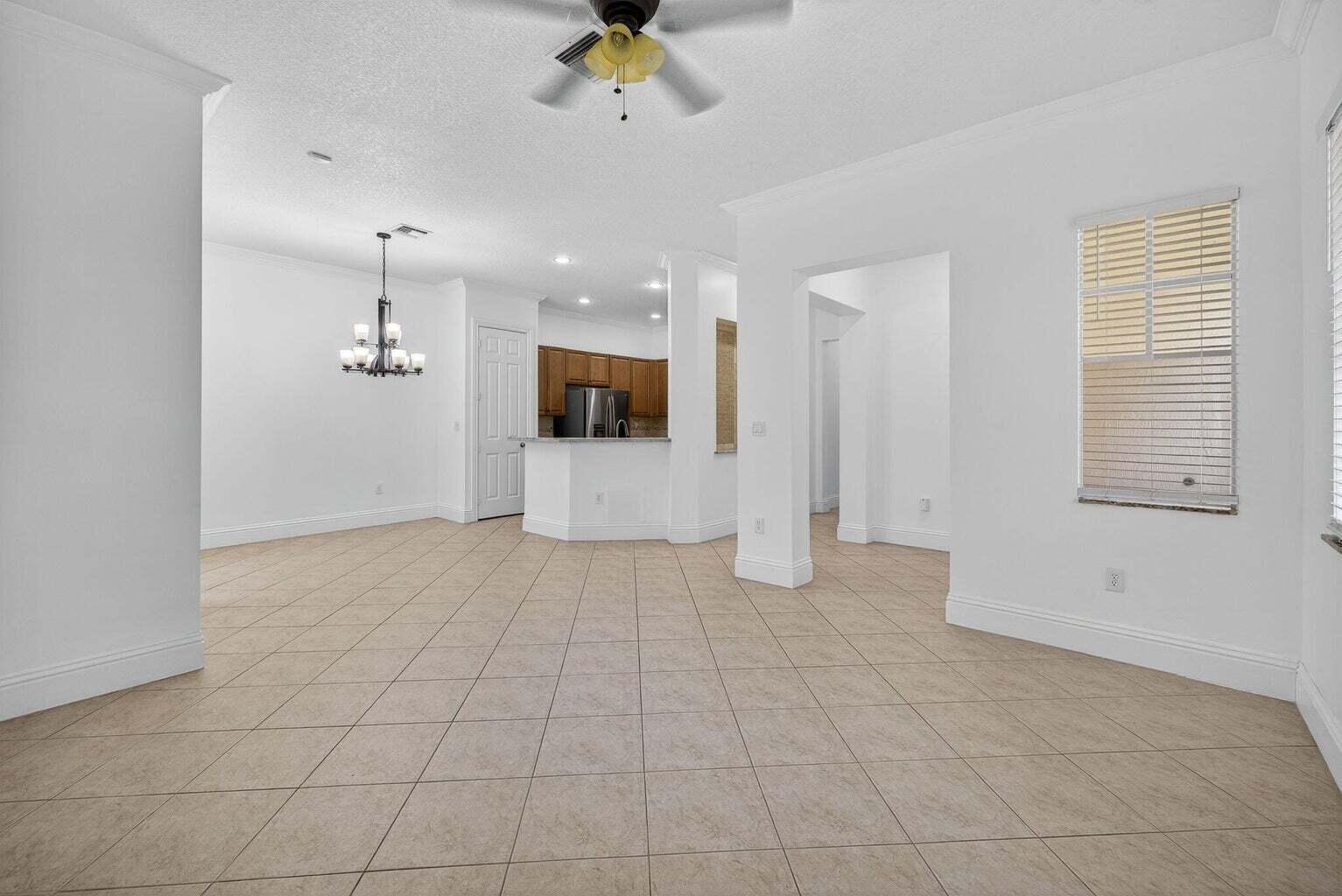 Listing photo 4 for 6072 NW 116TH Drive, Coral Springs, FL, 33076