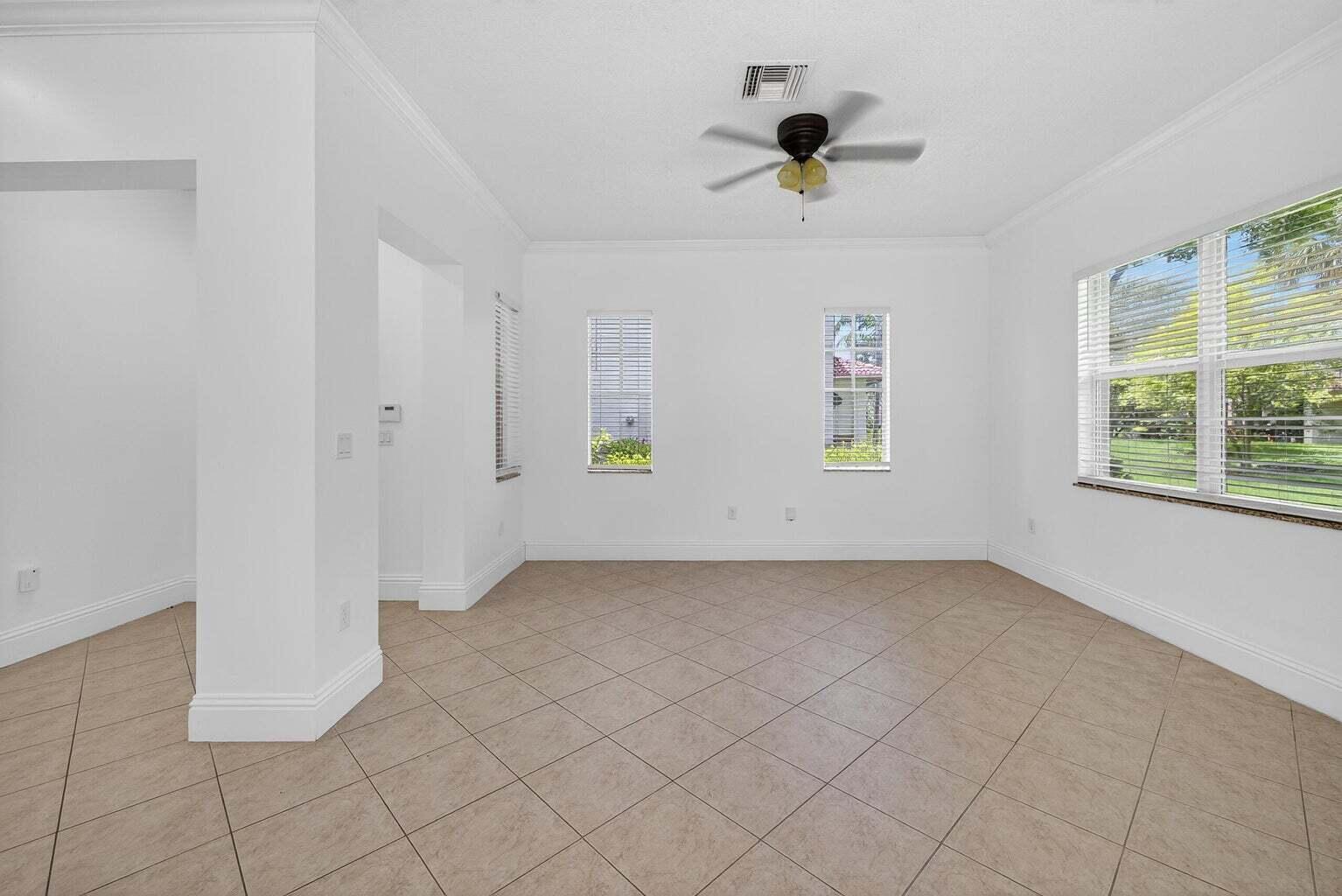Listing photo 7 for 6072 NW 116TH Drive, Coral Springs, FL, 33076