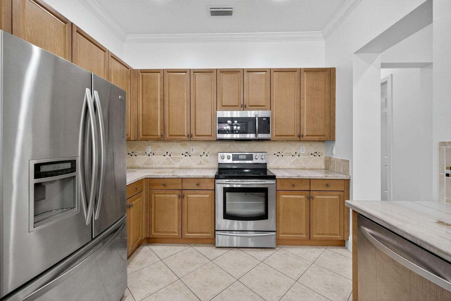 Listing photo 9 for 6072 NW 116TH Drive, Coral Springs, FL, 33076