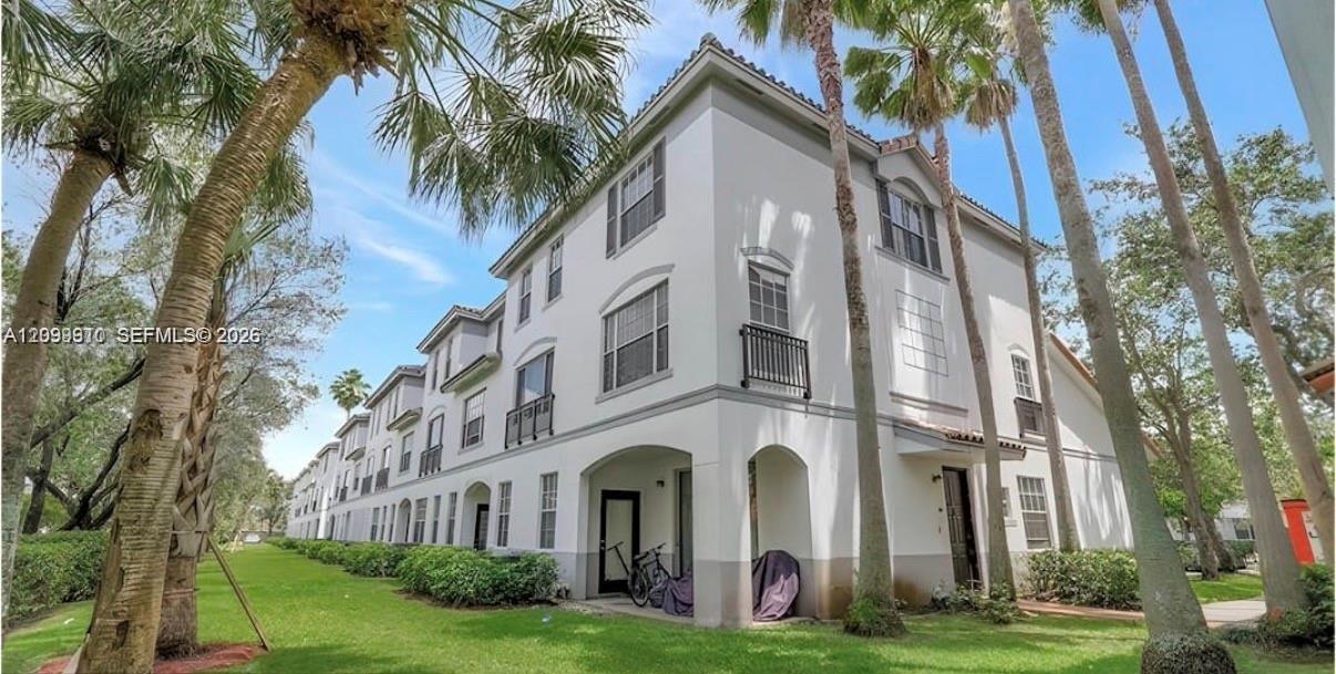 Listing photo 2 for 705 SW 148th Ave Unit#202, Sunrise, FL, 33325