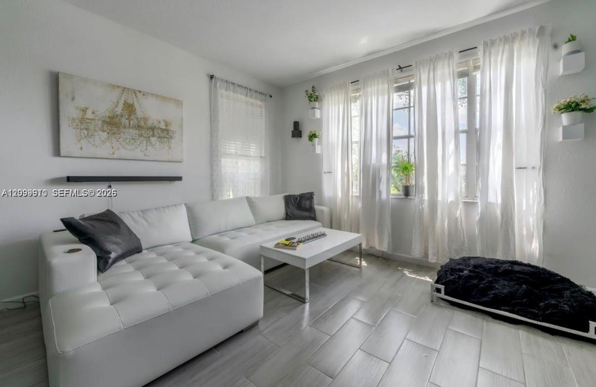 Listing photo 3 for 705 SW 148th Ave Unit#202, Sunrise, FL, 33325