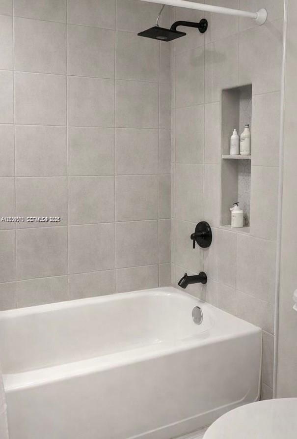 Listing photo 8 for 705 SW 148th Ave Unit#202, Sunrise, FL, 33325