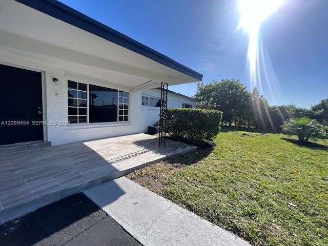 Listing photo 2 for 7025 SW 16th Ct Unit#7025, Pembroke Pines, FL, 33023