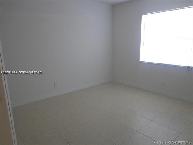Listing photo 13 for 3777 NW 78th Ave Unit#48C, Davie, FL, 33024