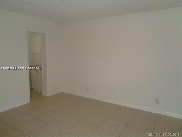Listing photo 14 for 3777 NW 78th Ave Unit#48C, Davie, FL, 33024