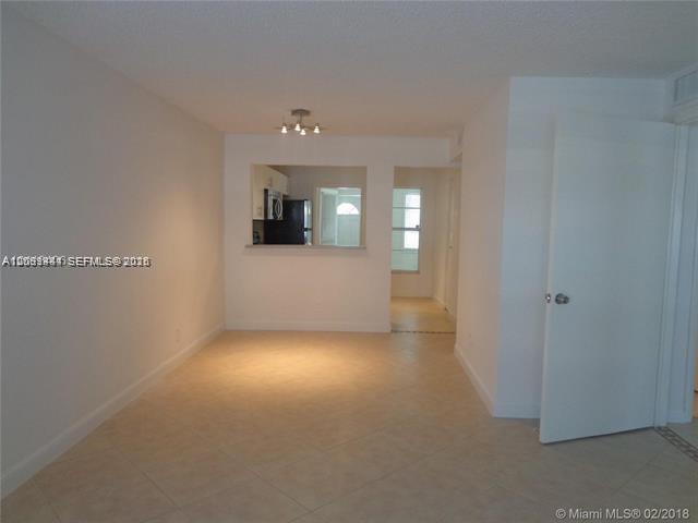 Listing photo 5 for 3777 NW 78th Ave Unit#48C, Davie, FL, 33024