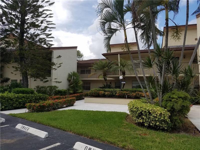Listing photo 12 for 8761 Holly Court Unit#201, Tamarac, FL, 33321