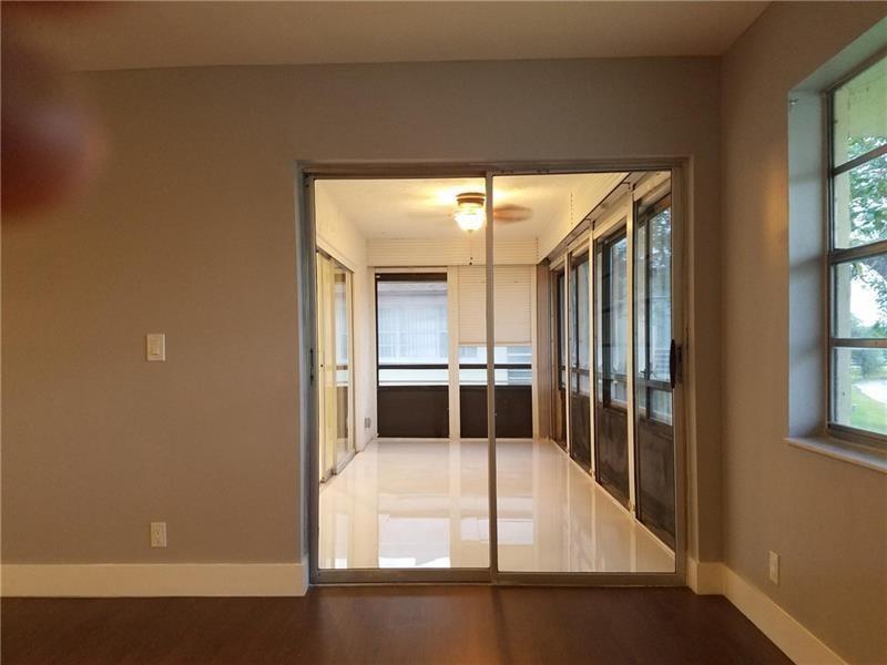 Listing photo 7 for 8761 Holly Court Unit#201, Tamarac, FL, 33321