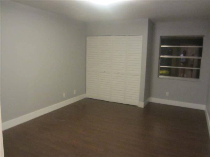 Listing photo 9 for 8761 Holly Court Unit#201, Tamarac, FL, 33321