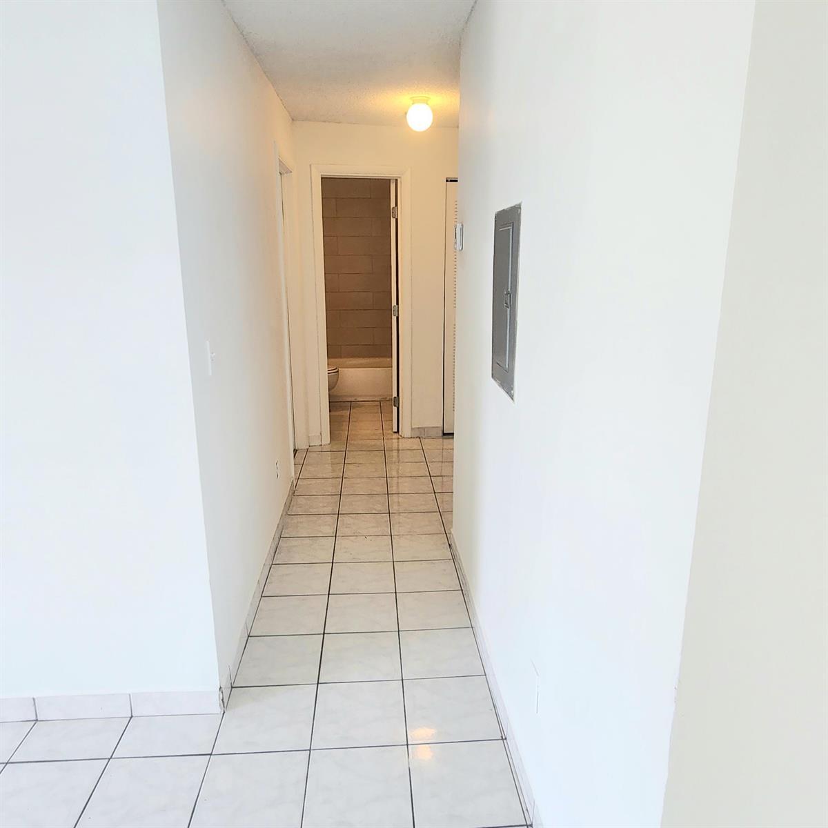 Listing photo 6 for 11684 NW 39th Street, Coral Springs, FL, 33065