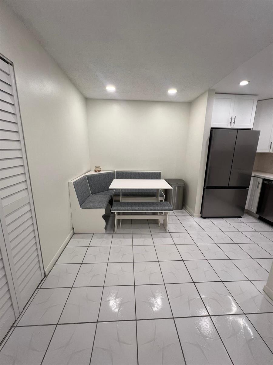 Listing photo 3 for 3294 NW 104TH Avenue Unit#3294, Coral Springs, FL, 33065