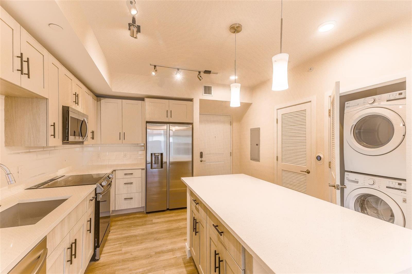 Listing photo 2 for 8894 NW 44th Street Unit#3-104, Sunrise, FL, 33351