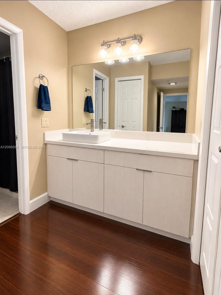 Listing photo 6 for 16581 Blatt Blvd Unit#204, Weston, FL, 33326