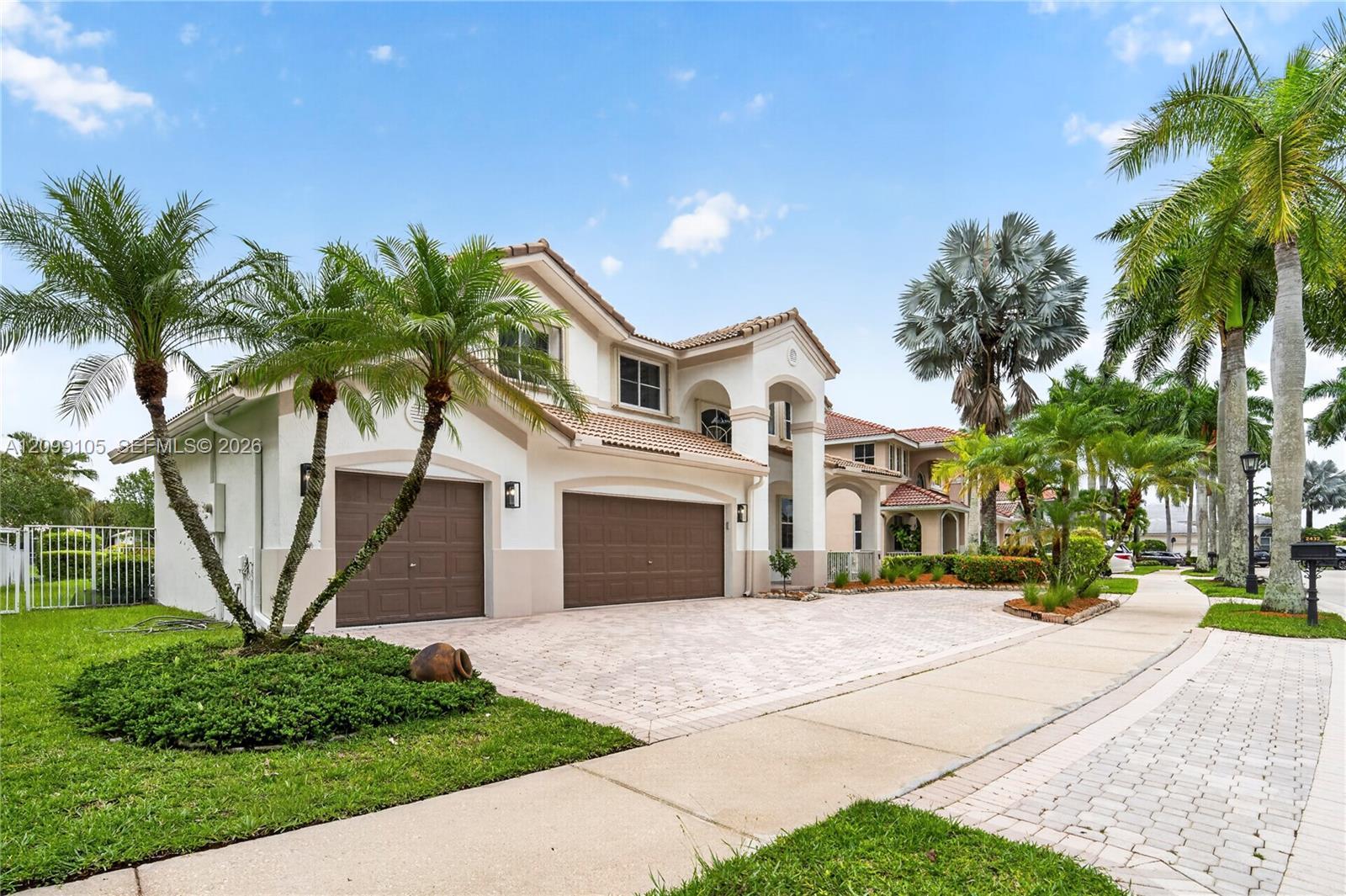 Listing photo 2 for 2432 Deer Creek Rd, Weston, FL, 33327