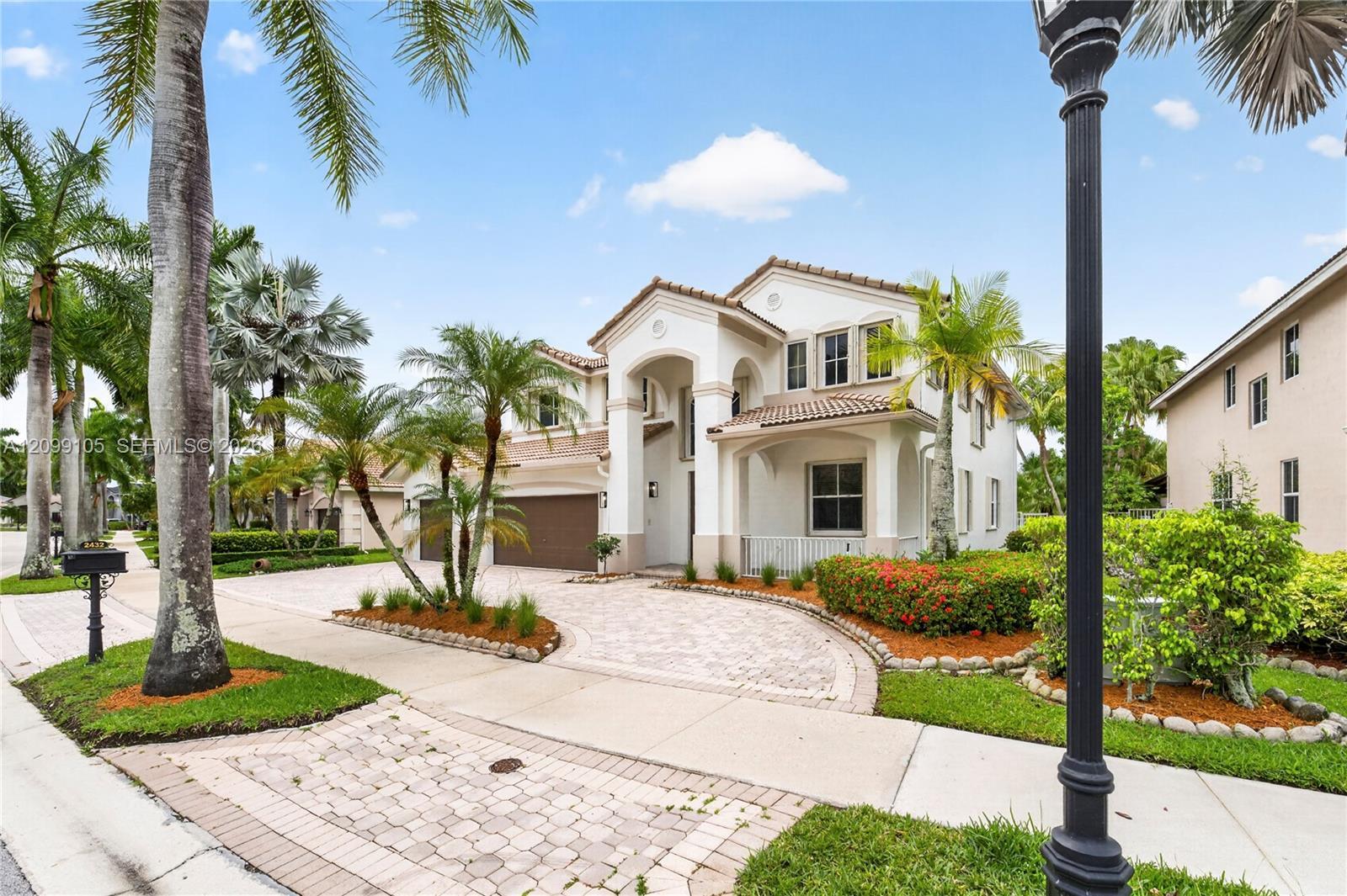 Listing photo 3 for 2432 Deer Creek Rd, Weston, FL, 33327