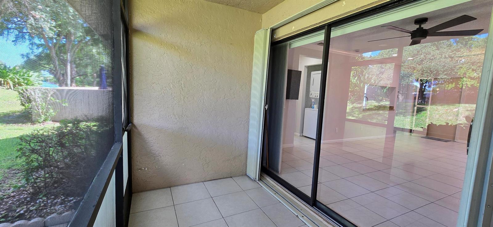 Listing photo 15 for 9611 NW 4th Street Unit#2C, Coral Springs, FL, 33071