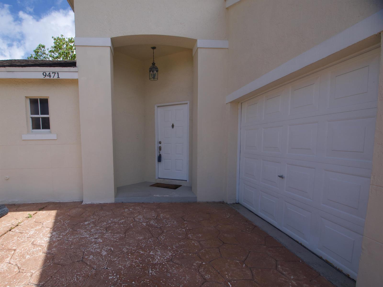 Listing photo 2 for 9471 NW 52ND Street, Sunrise, FL, 33351