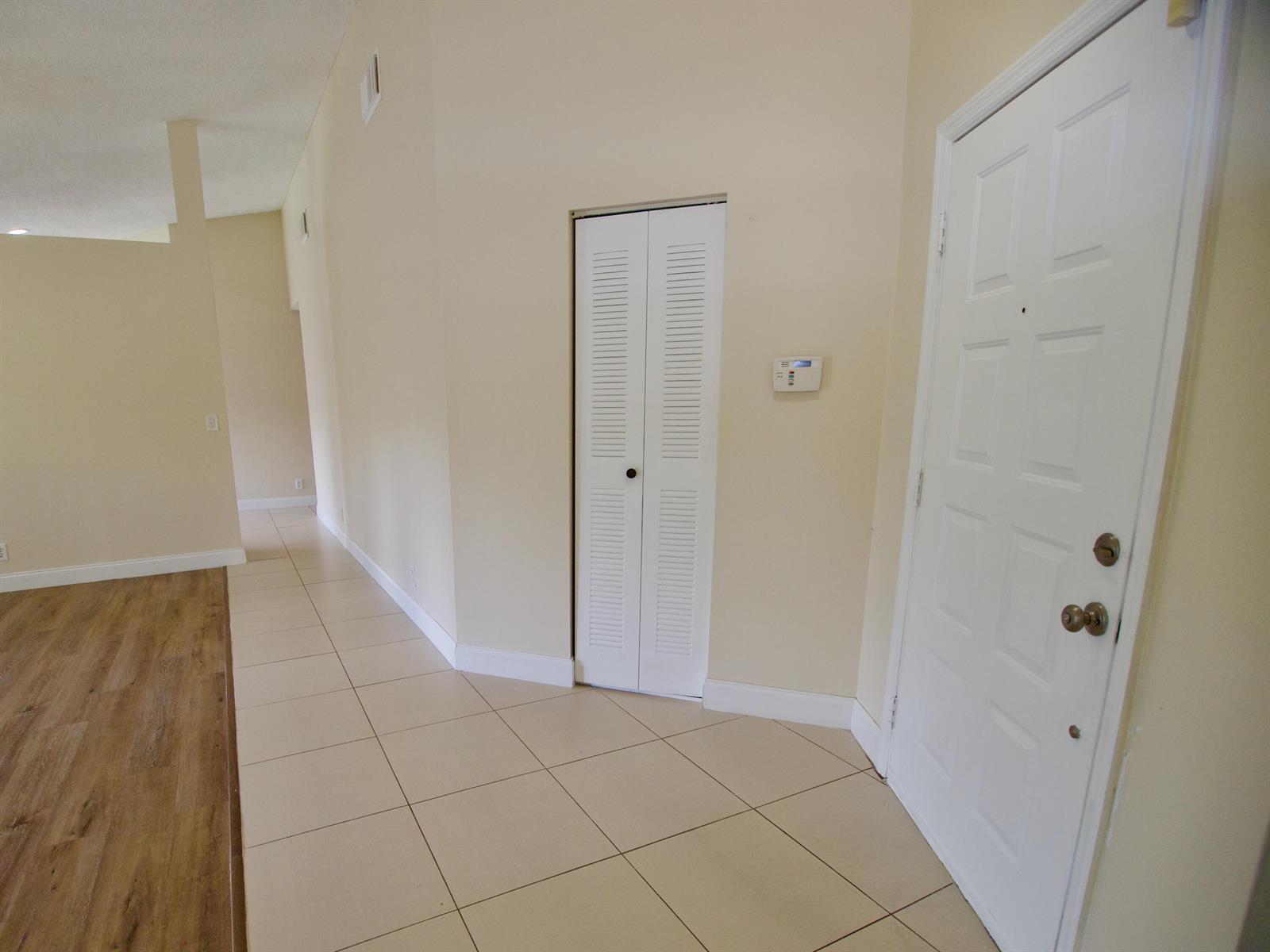 Listing photo 11 for 9471 NW 52ND Street, Sunrise, FL, 33351