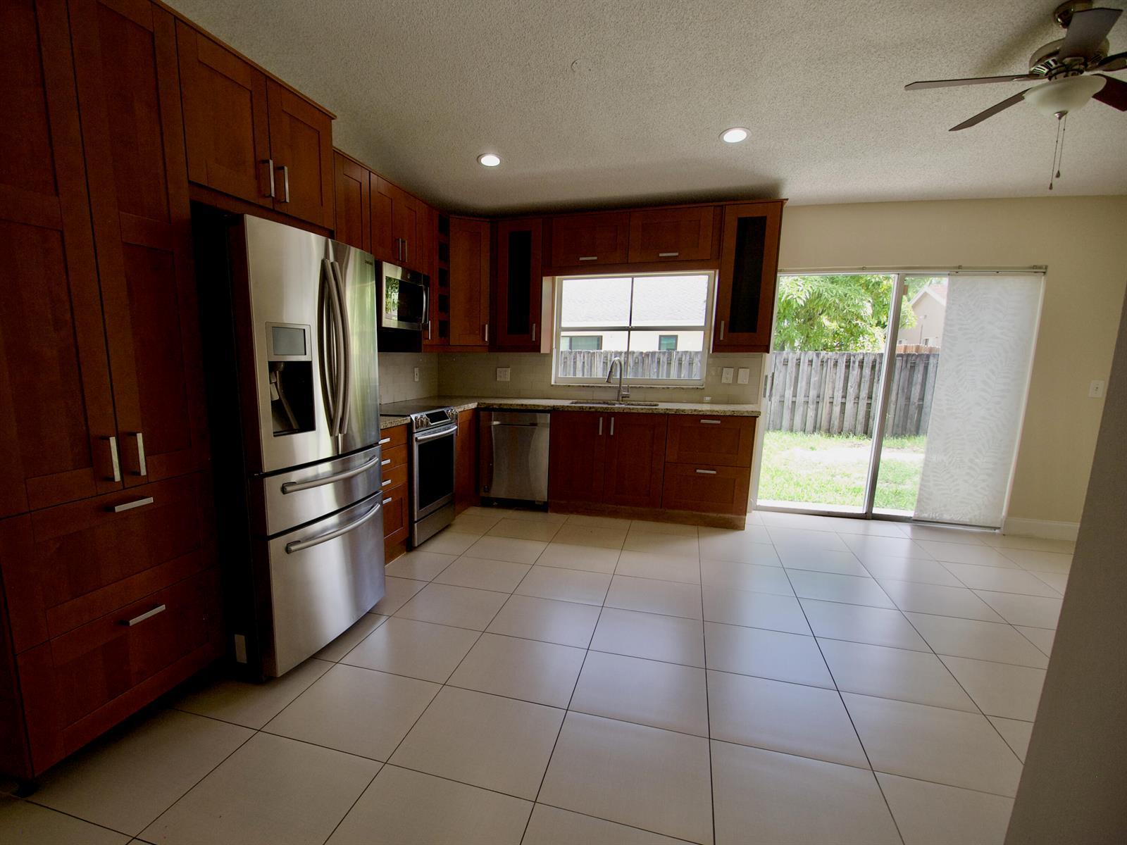 Listing photo 14 for 9471 NW 52ND Street, Sunrise, FL, 33351