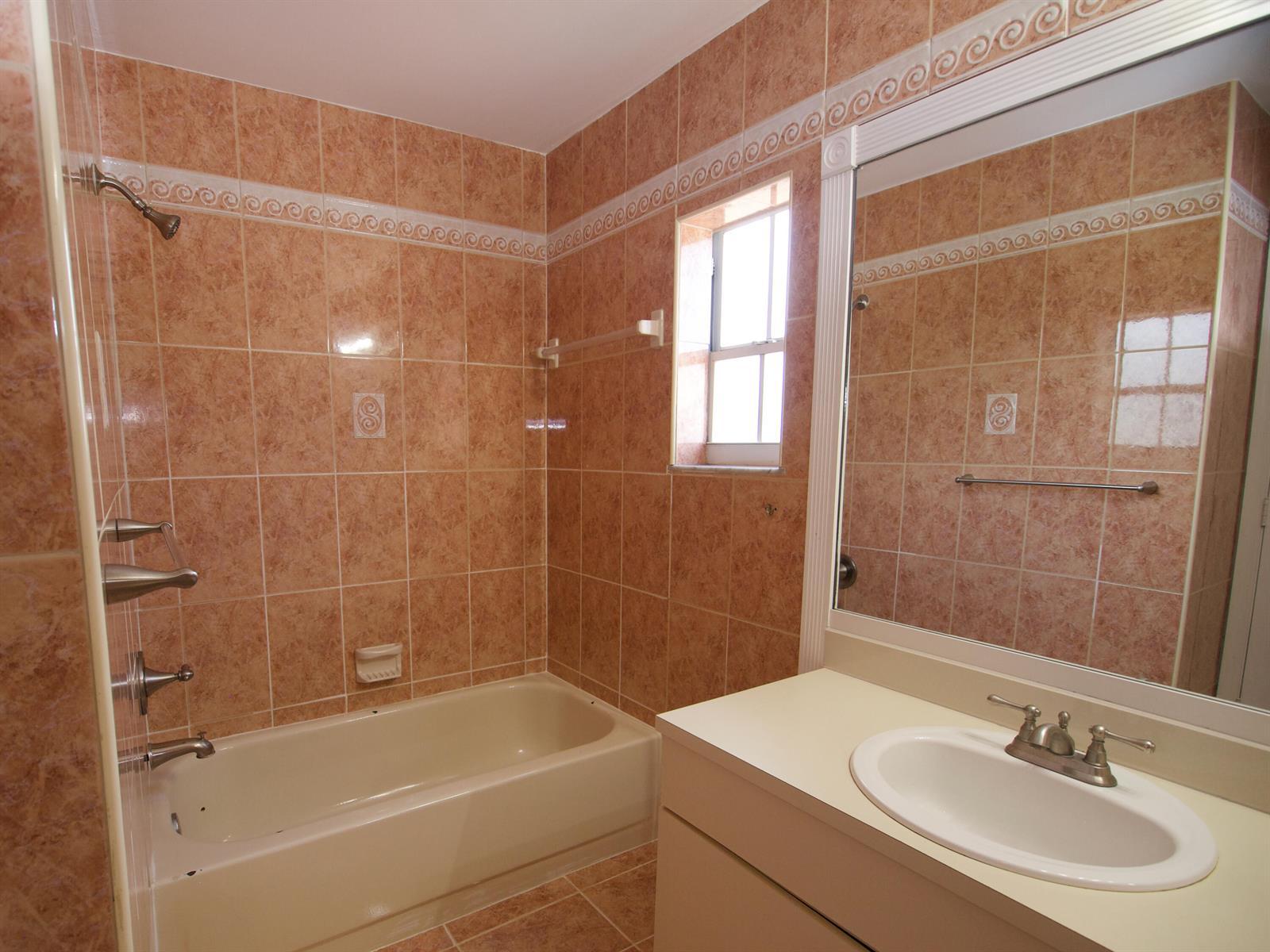 Listing photo 4 for 9471 NW 52ND Street, Sunrise, FL, 33351