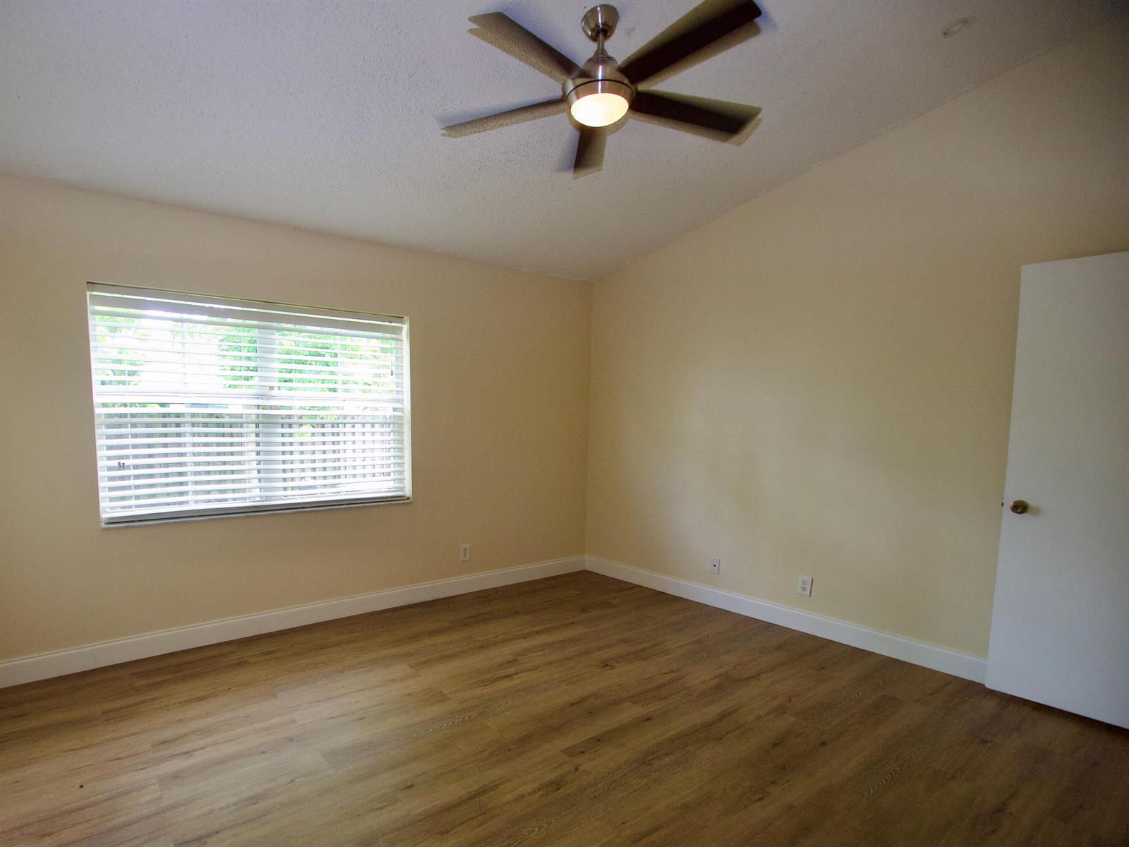 Listing photo 8 for 9471 NW 52ND Street, Sunrise, FL, 33351