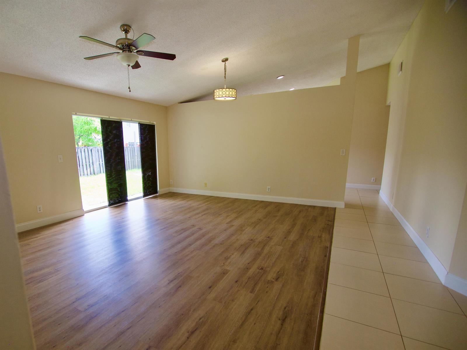 Listing photo 10 for 9471 NW 52ND Street, Sunrise, FL, 33351