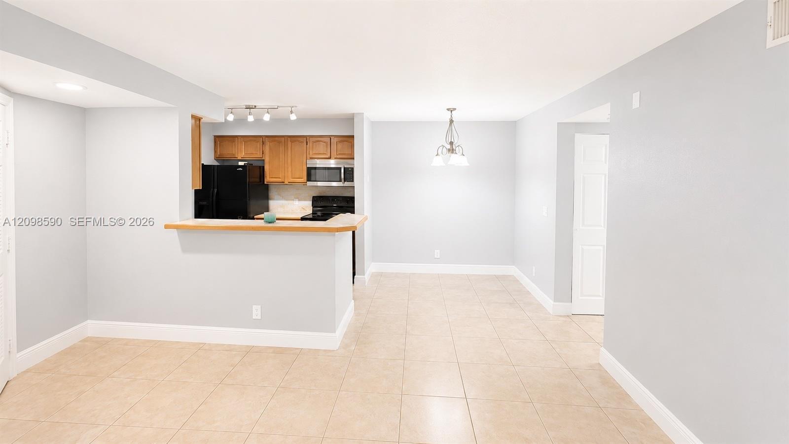 Listing photo 11 for 2986 S University Dr Unit#8108, Davie, FL, 33328