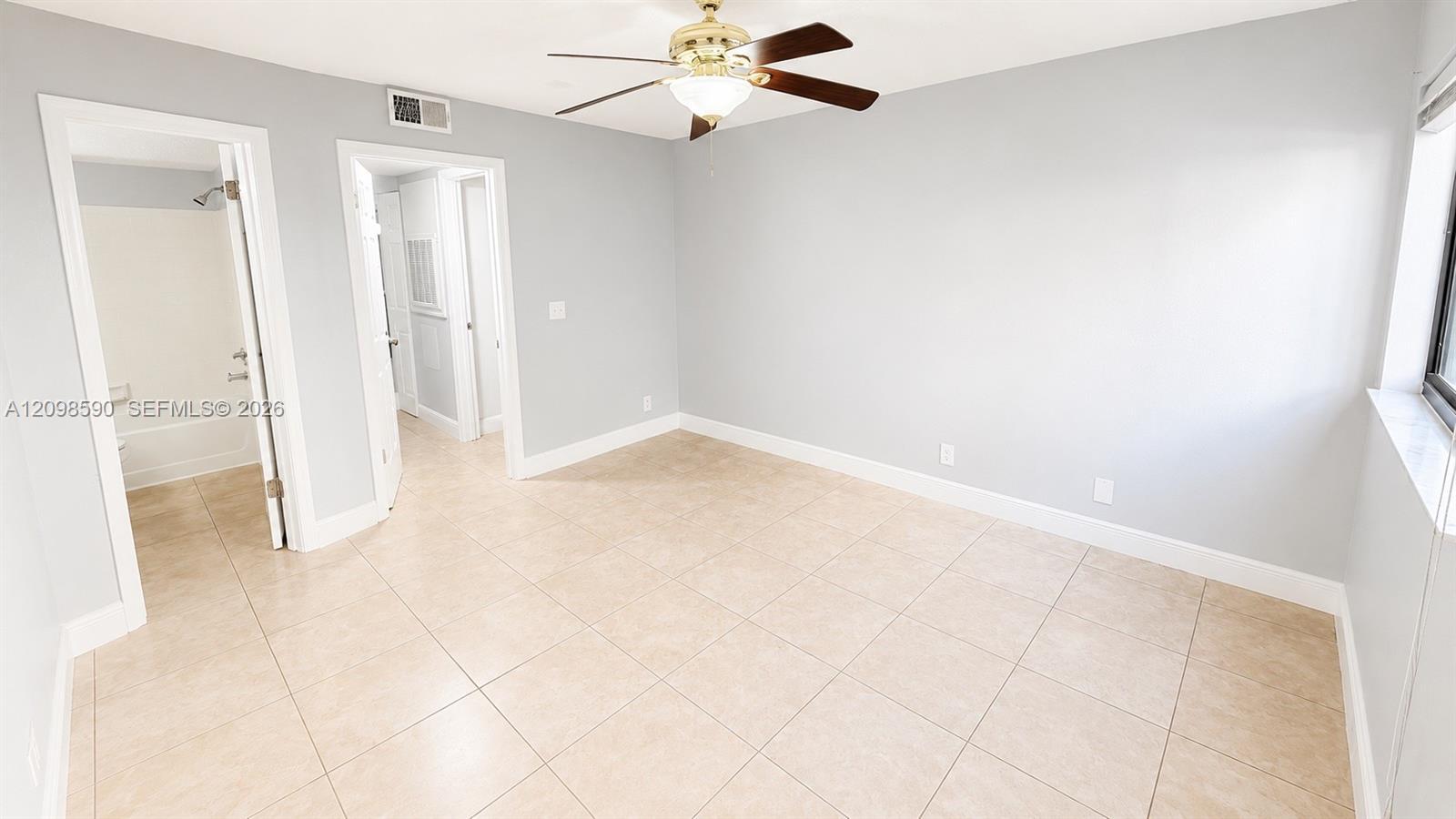Listing photo 13 for 2986 S University Dr Unit#8108, Davie, FL, 33328