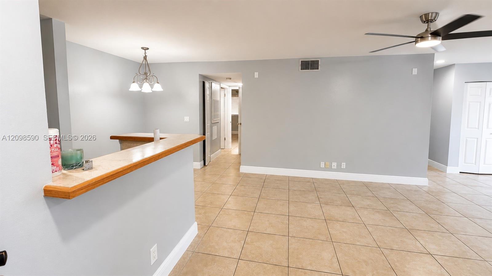 Listing photo 3 for 2986 S University Dr Unit#8108, Davie, FL, 33328