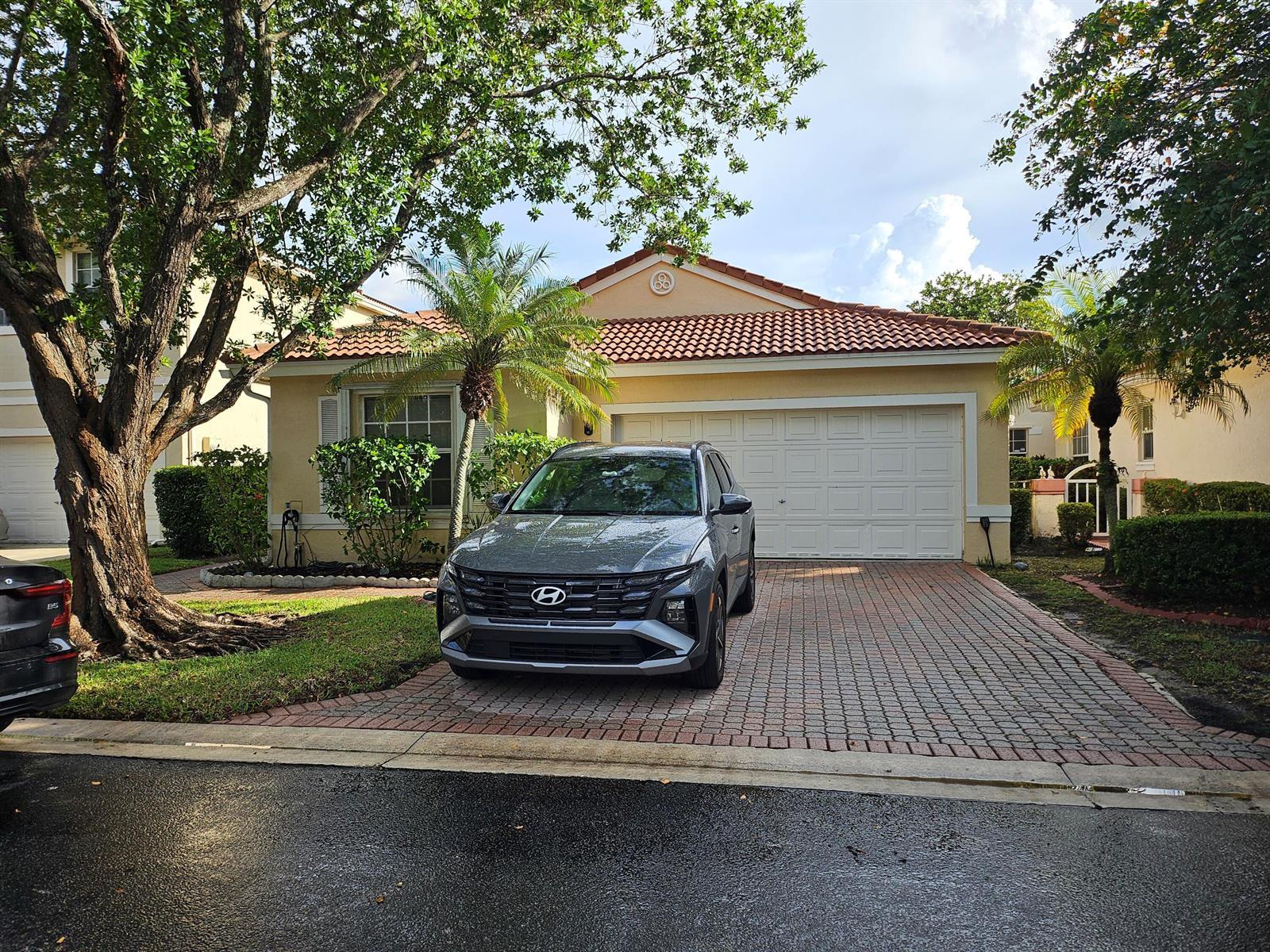 Listing photo 1 for 11034 NW 46TH Drive, Coral Springs, FL, 33076