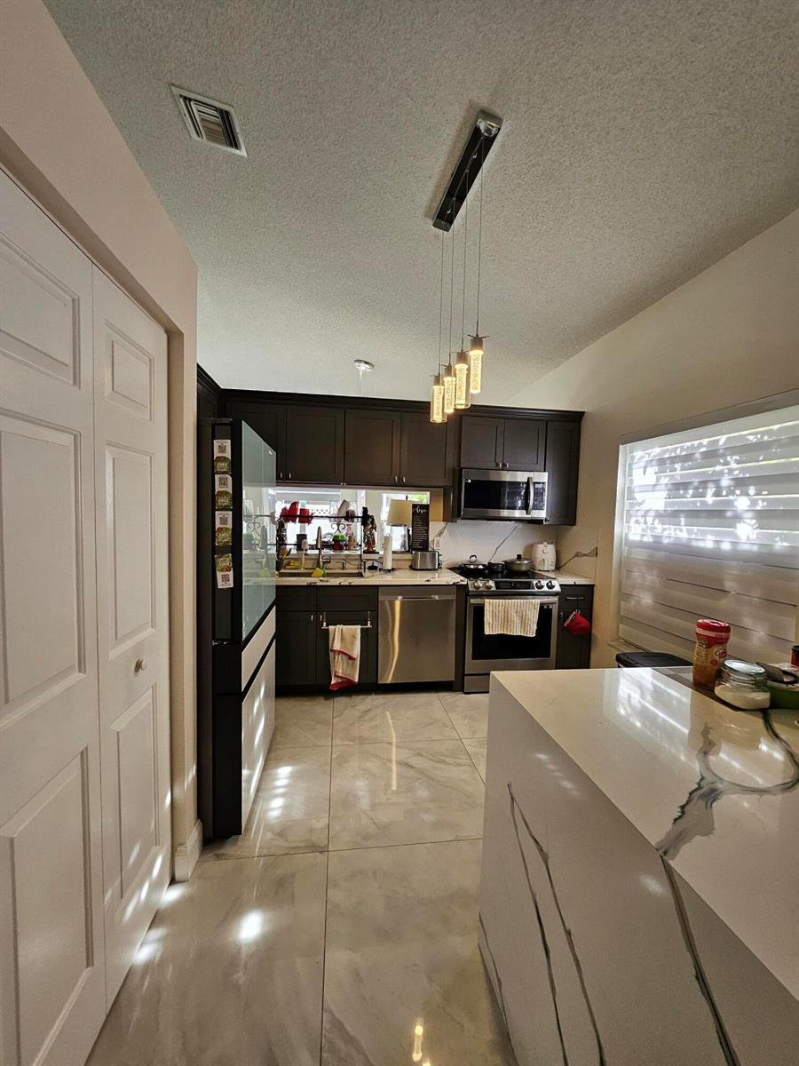 Listing photo 2 for 11034 NW 46TH Drive, Coral Springs, FL, 33076