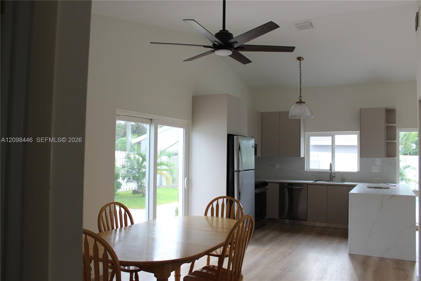 Listing photo 13 for 681 Pine Ridge Ter Unit#681, Davie, FL, 33325