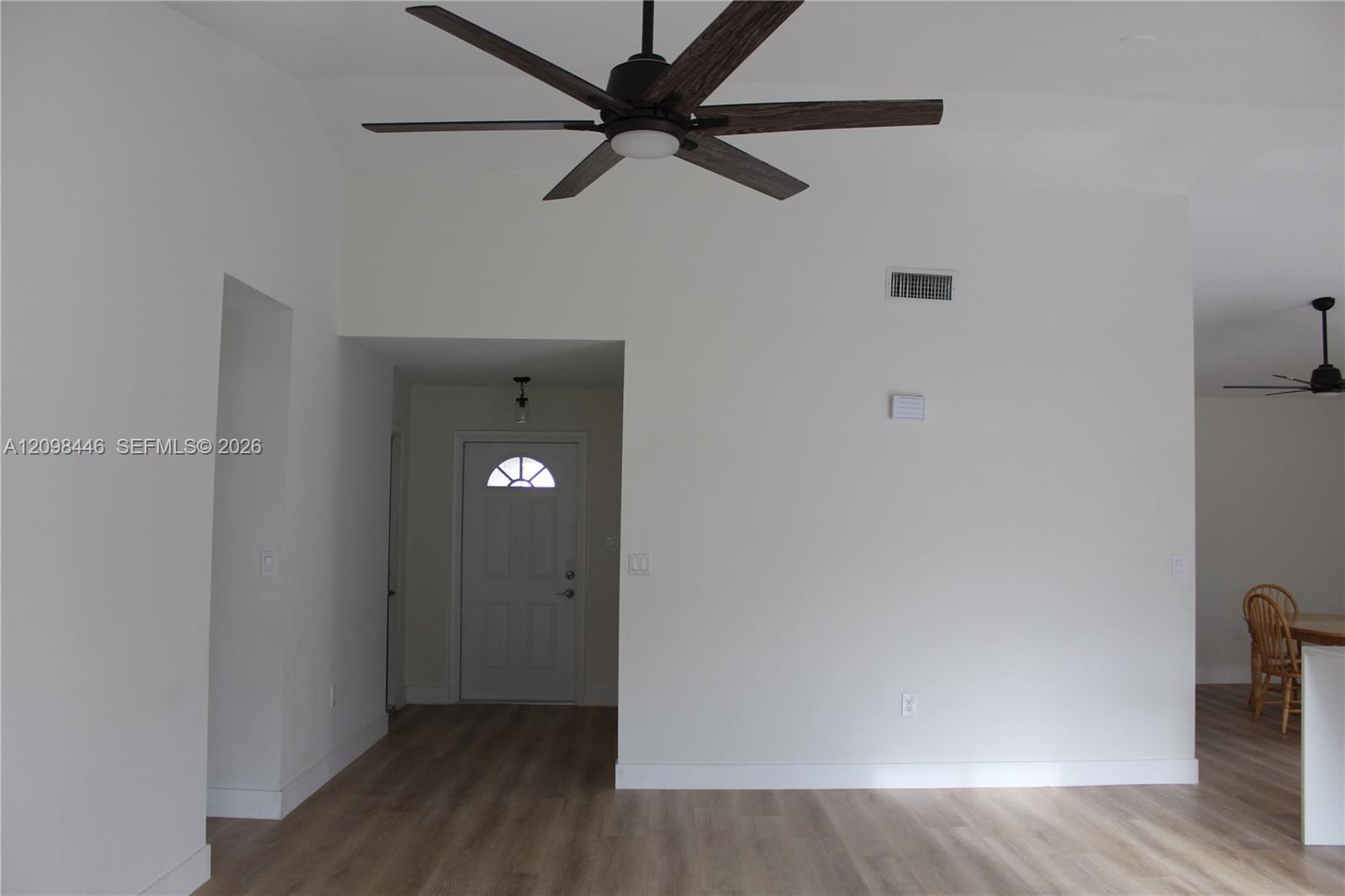 Listing photo 5 for 681 Pine Ridge Ter Unit#681, Davie, FL, 33325