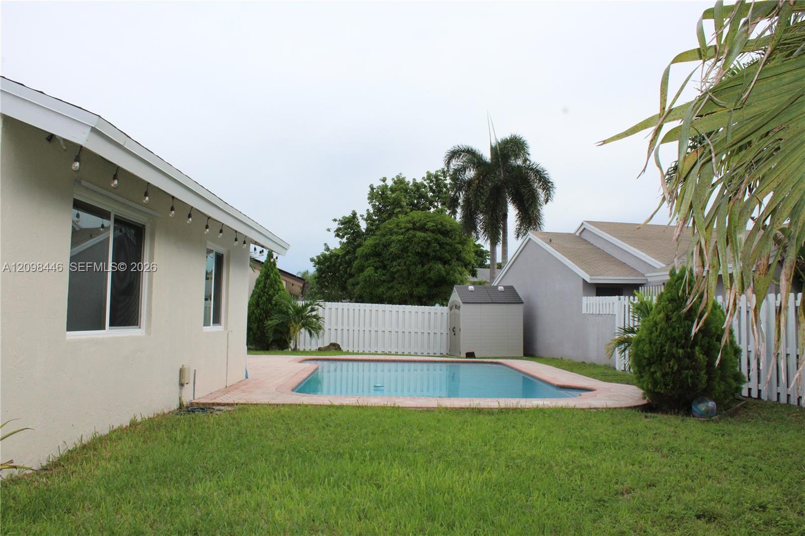 Listing photo 7 for 681 Pine Ridge Ter Unit#681, Davie, FL, 33325