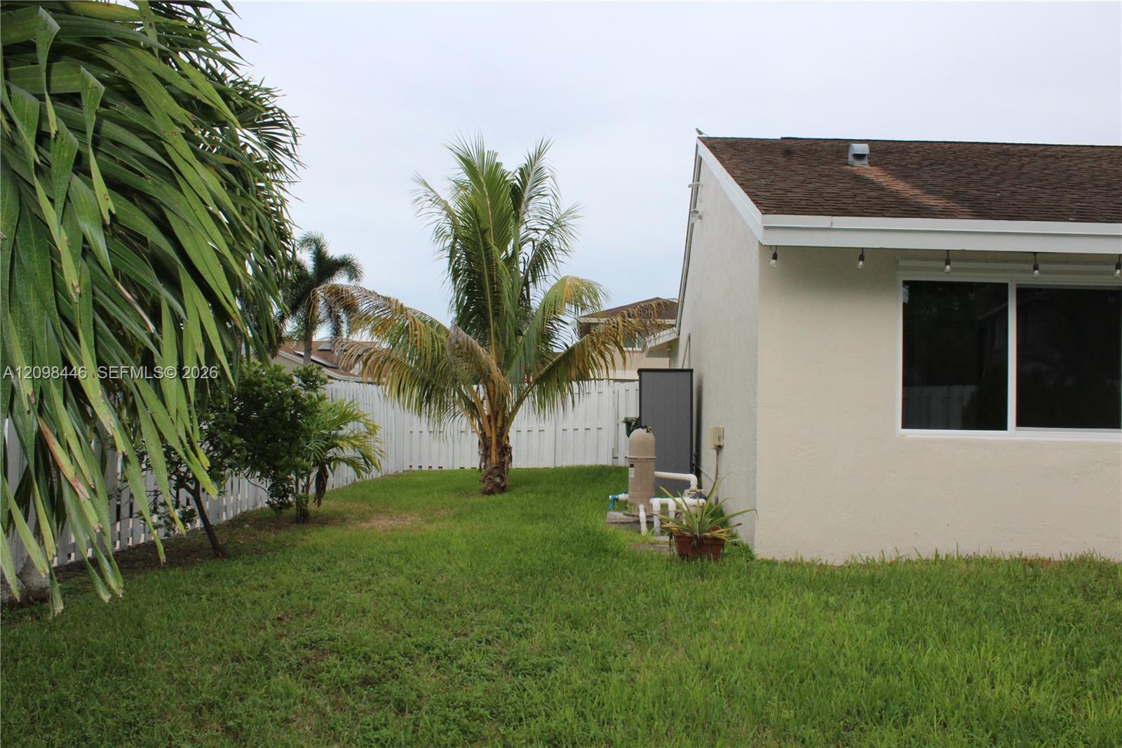 Listing photo 8 for 681 Pine Ridge Ter Unit#681, Davie, FL, 33325