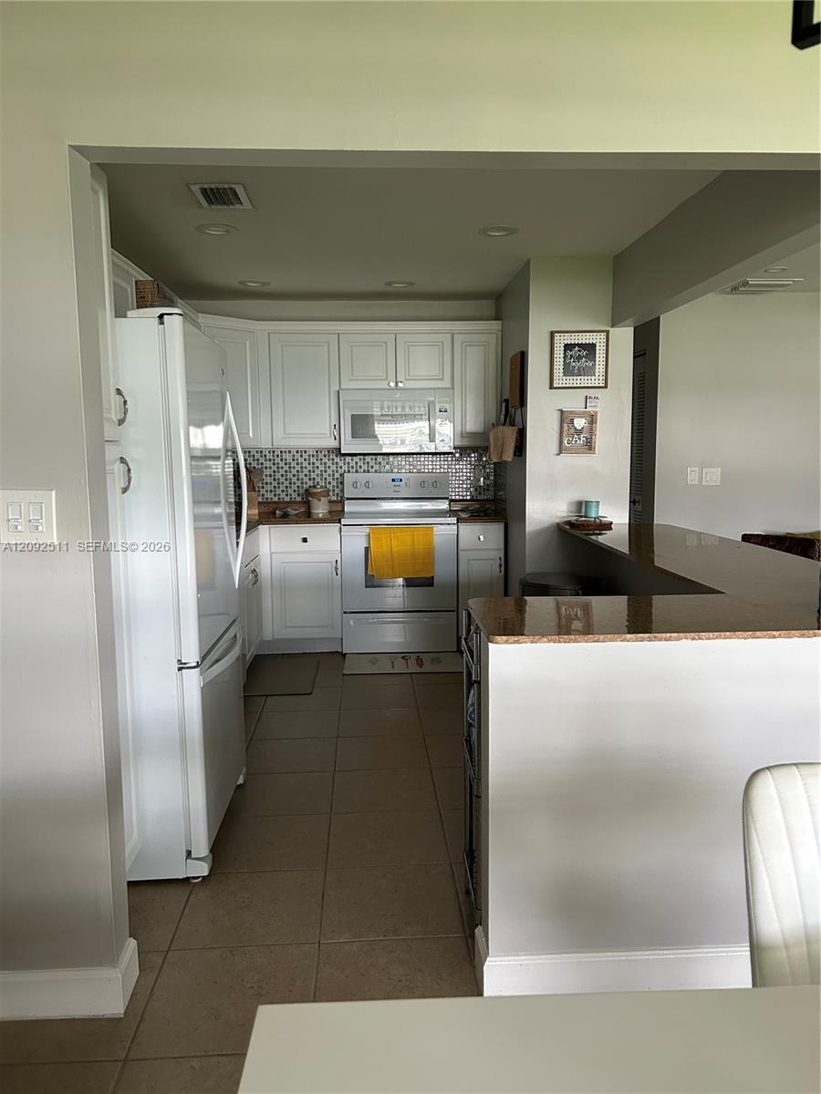 Listing photo 4 for 8534 NW 10th St Unit#C78, Plantation, FL, 33322