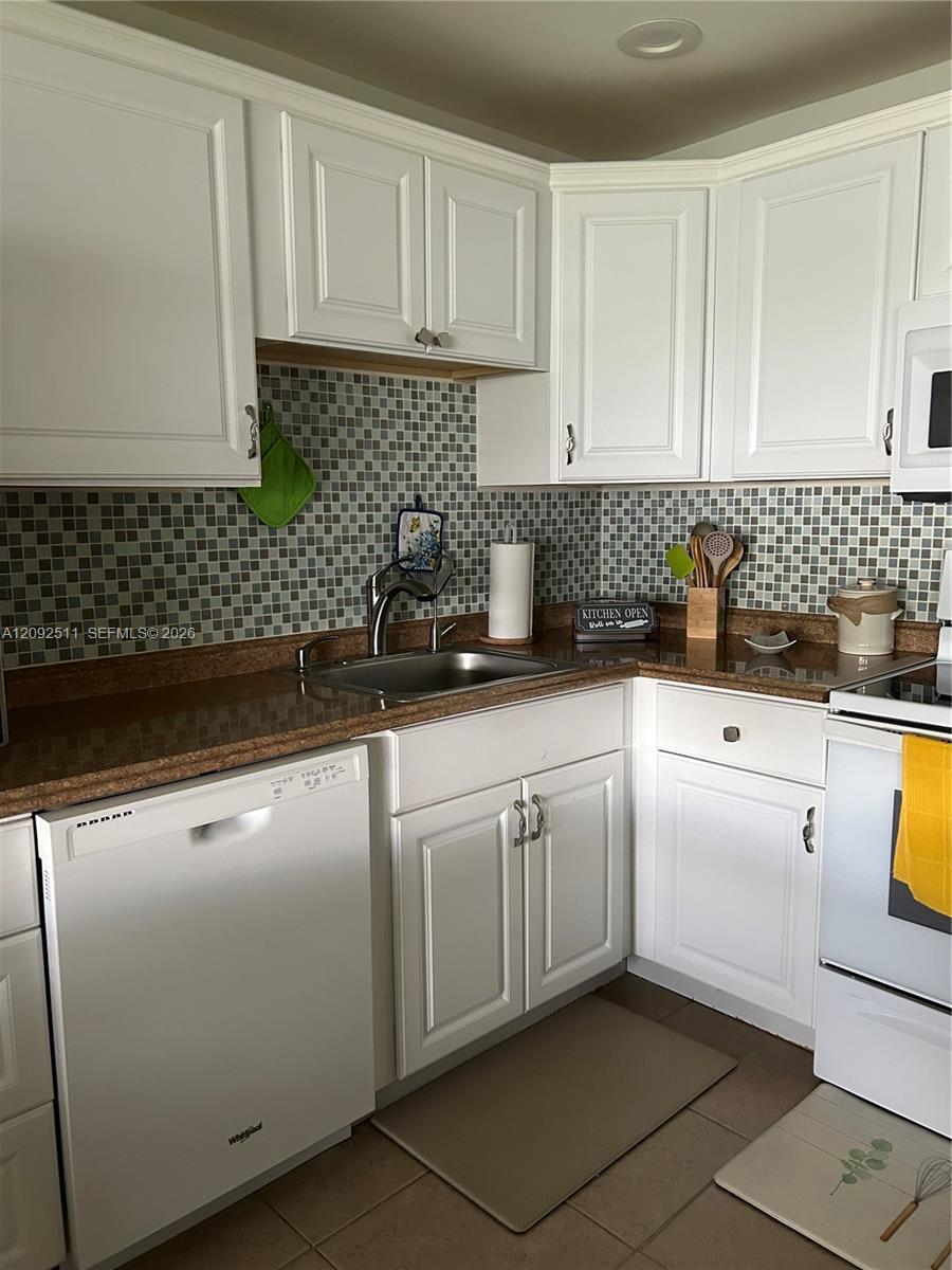 Listing photo 7 for 8534 NW 10th St Unit#C78, Plantation, FL, 33322