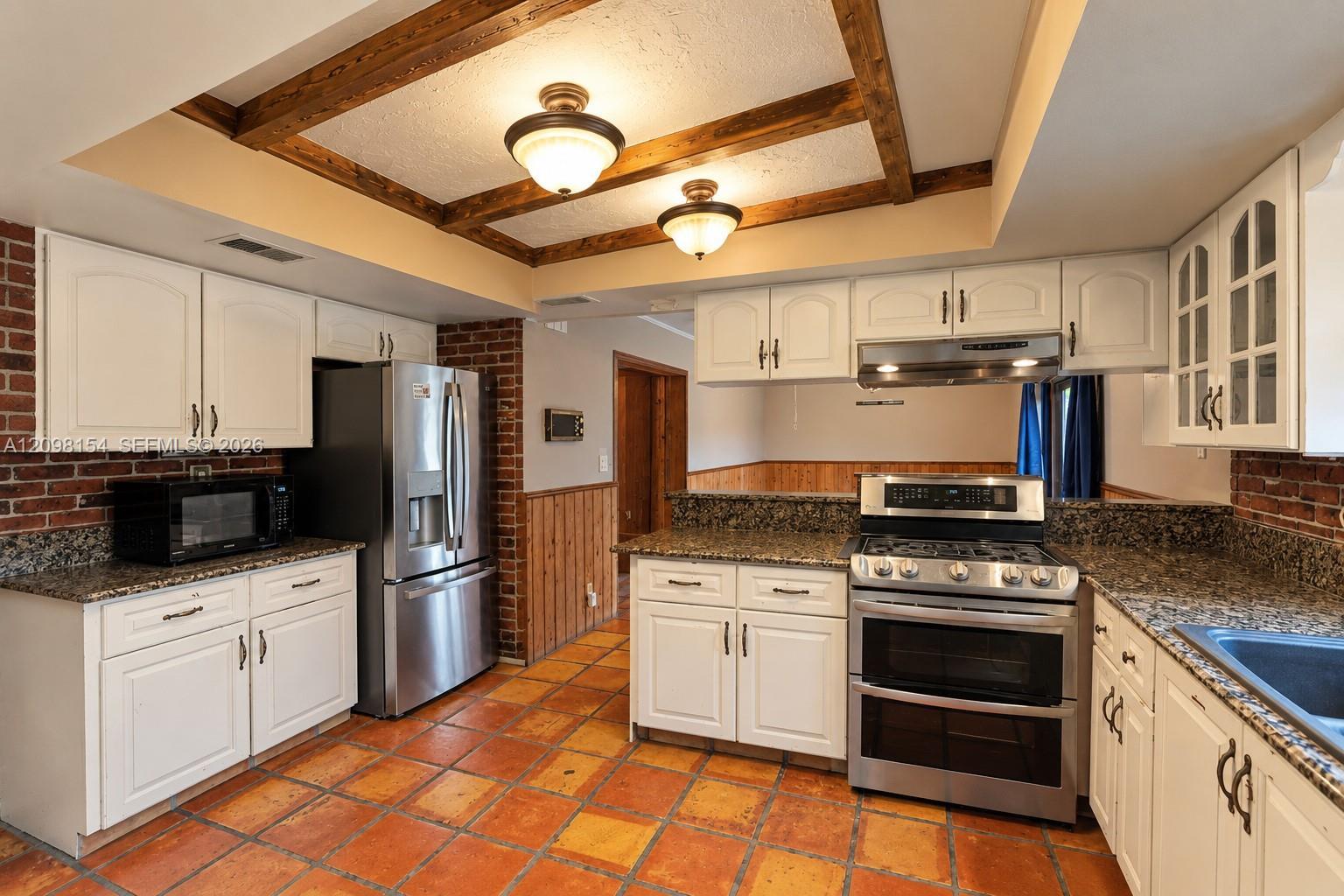 Listing photo 14 for 8131 NW 68th Ave, Tamarac, FL, 33321
