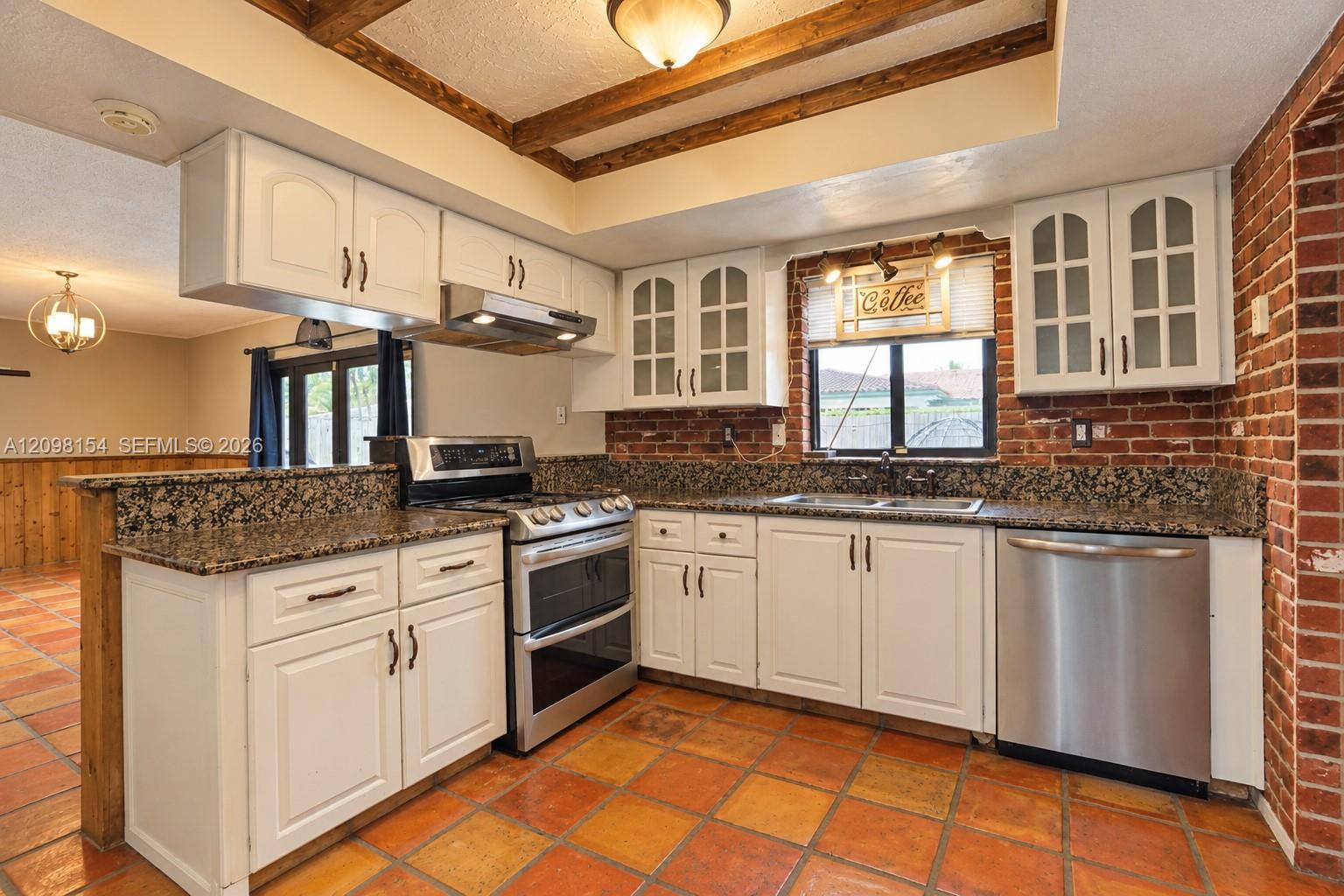 Listing photo 15 for 8131 NW 68th Ave, Tamarac, FL, 33321
