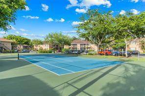 Listing photo 15 for 835 NW 103rd Terrace, Pembroke Pines, FL, 33026