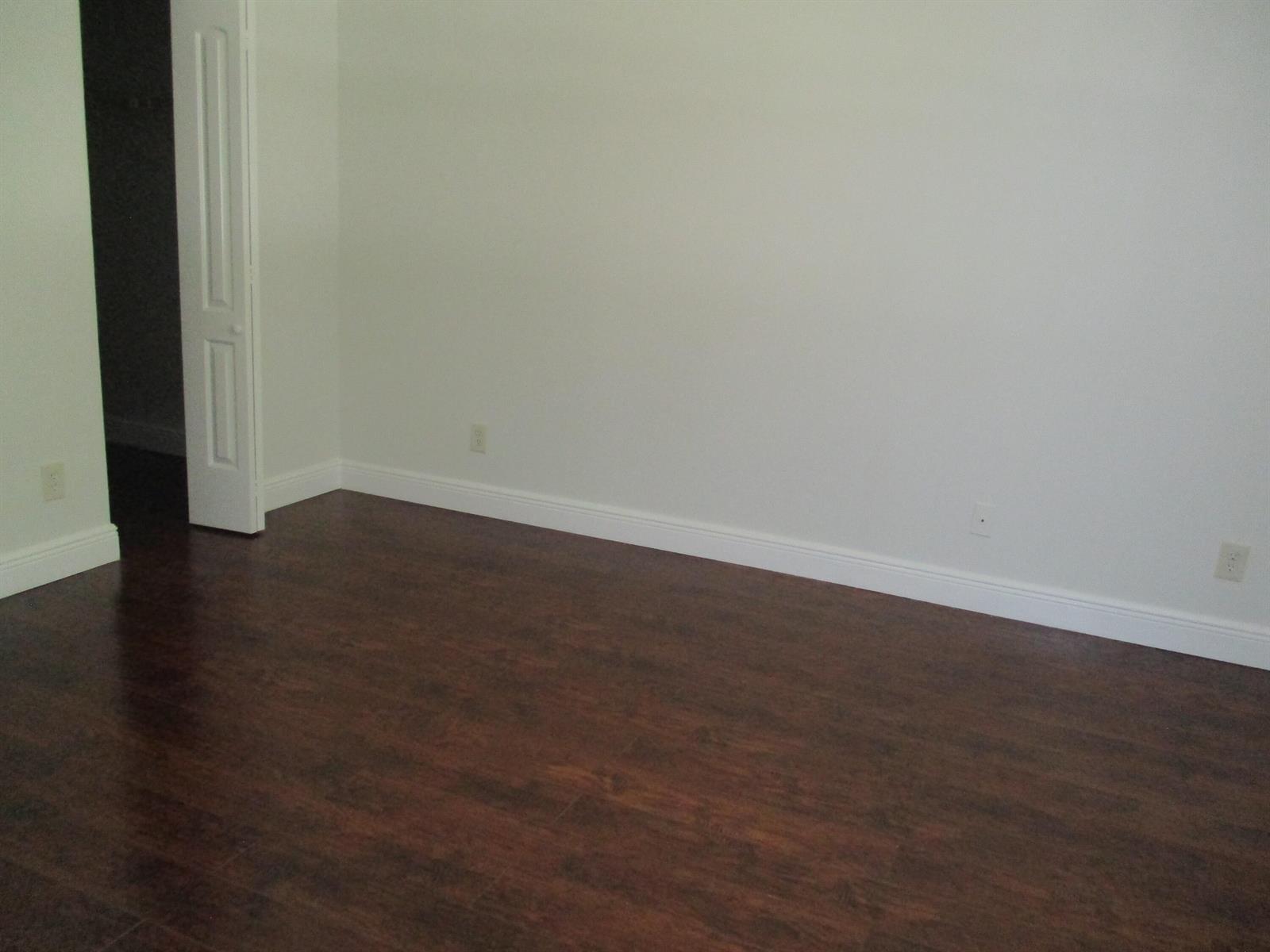 Listing photo 7 for 835 NW 103rd Terrace, Pembroke Pines, FL, 33026