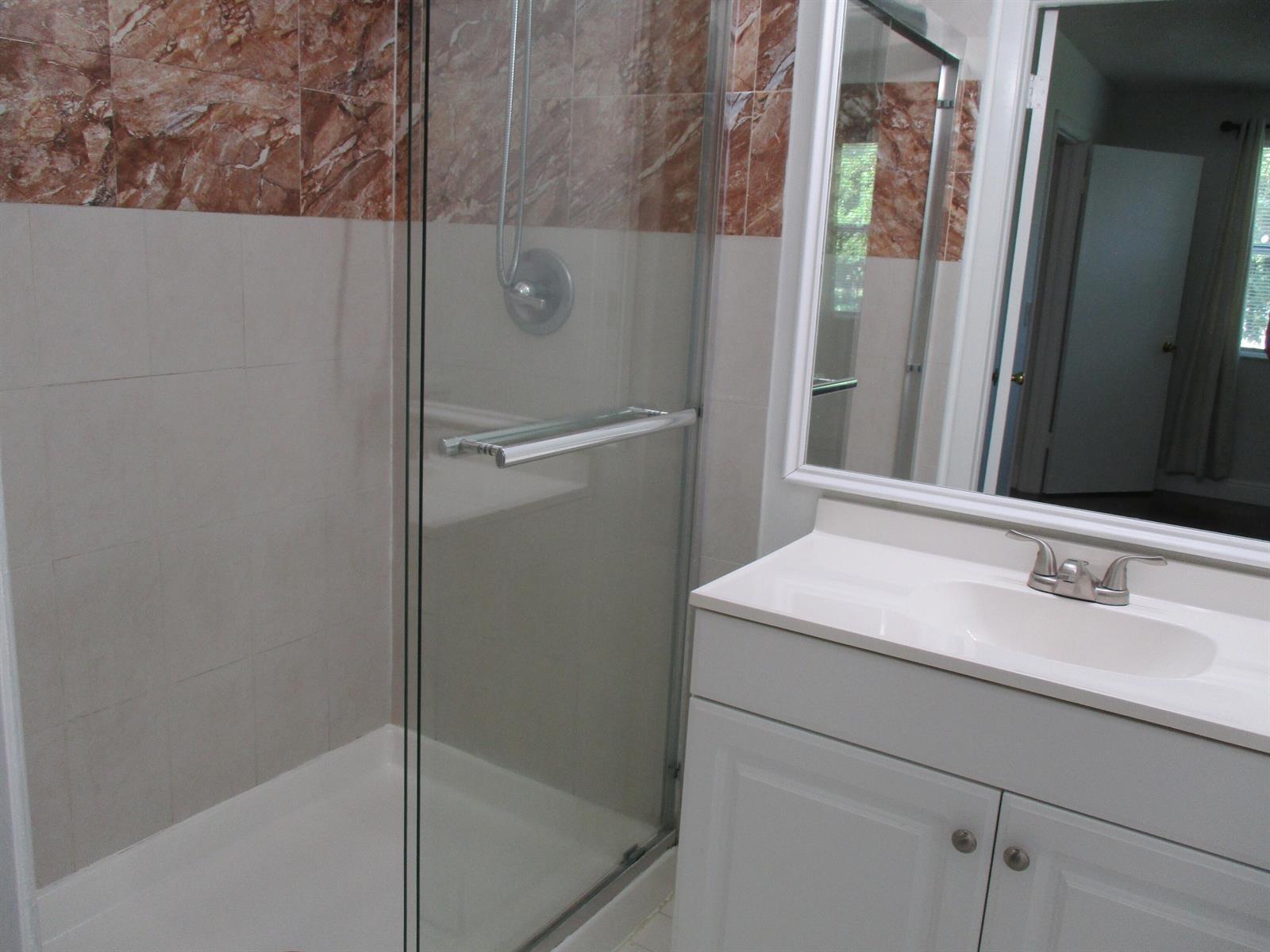 Listing photo 8 for 835 NW 103rd Terrace, Pembroke Pines, FL, 33026