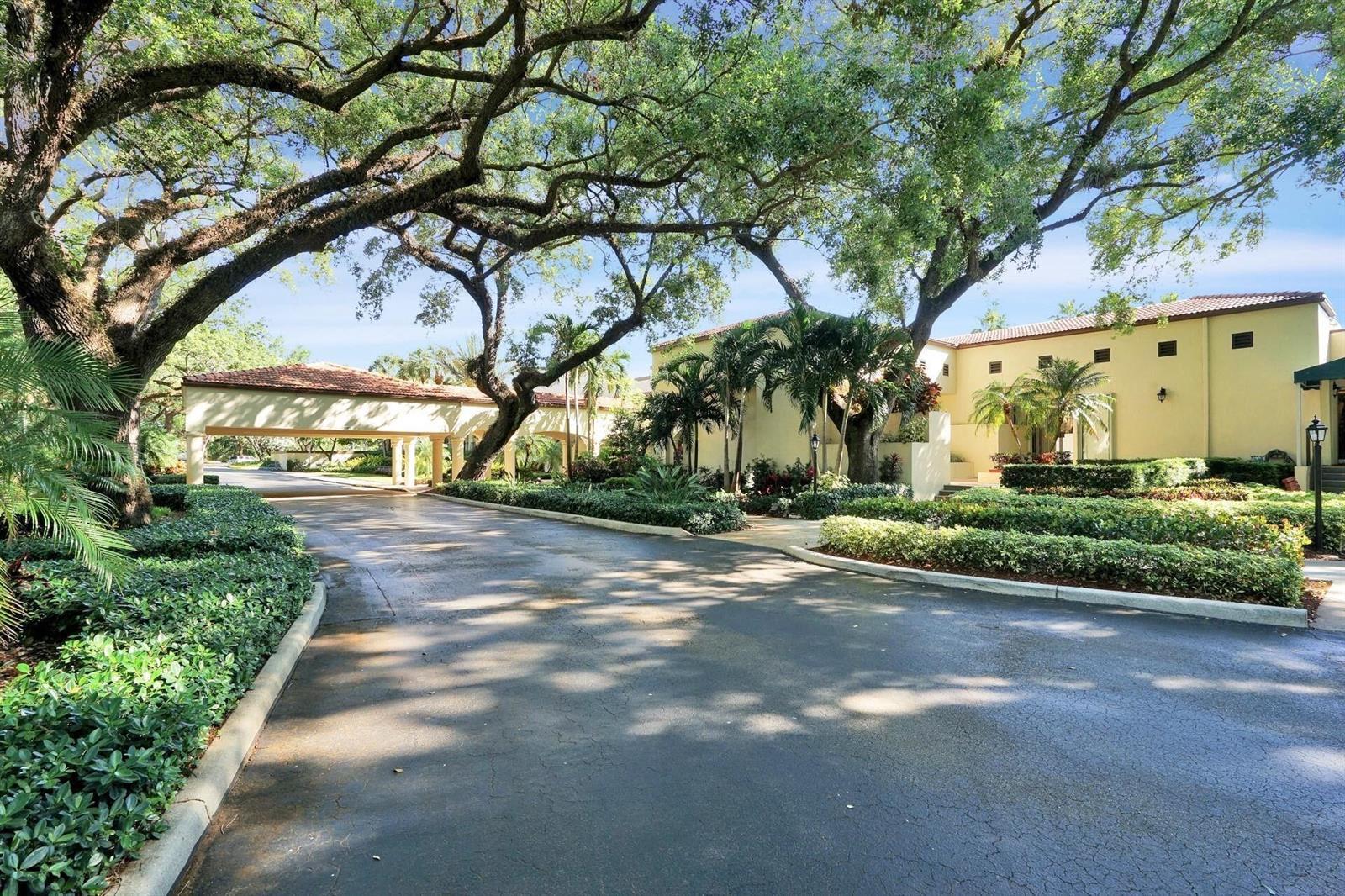 Listing photo 12 for 9470 TANGERINE Place Unit#203, Davie, FL, 33324