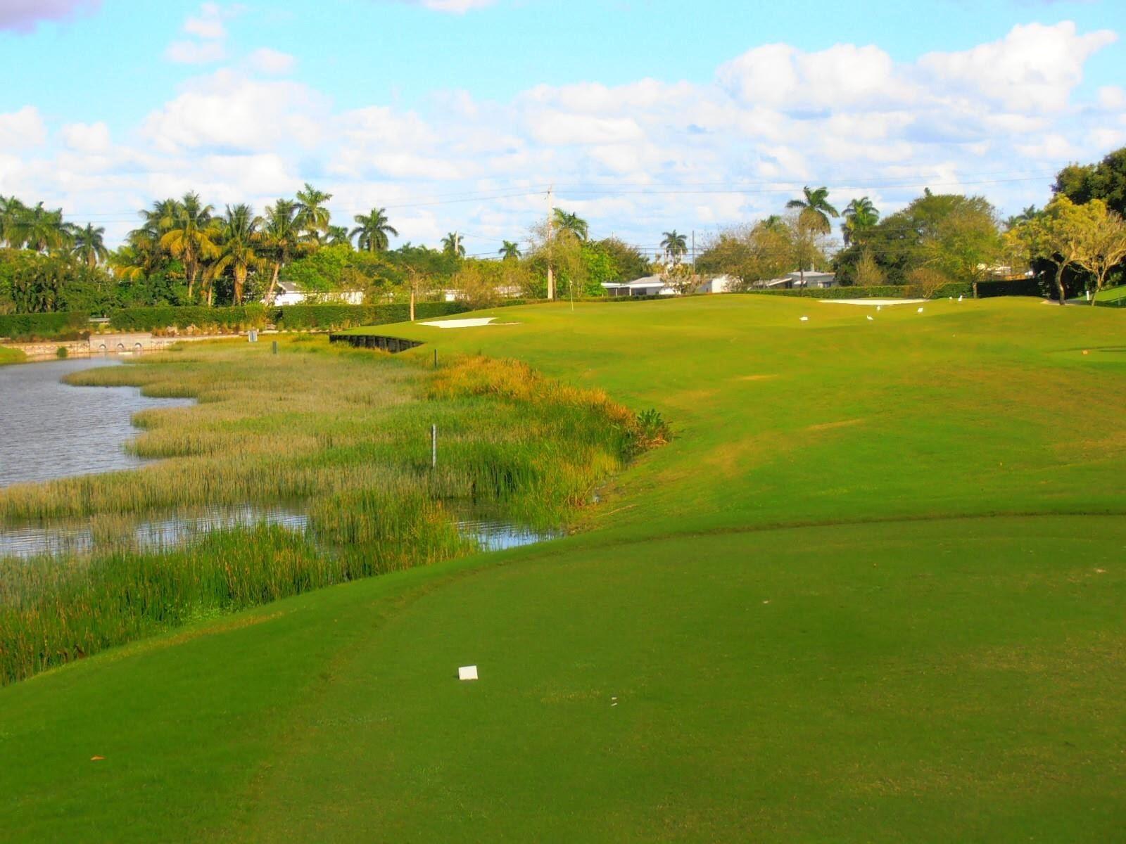 Listing photo 15 for 9470 TANGERINE Place Unit#203, Davie, FL, 33324